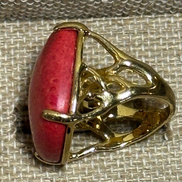 Vintage Red Coral Ring - Picture 4 of 6